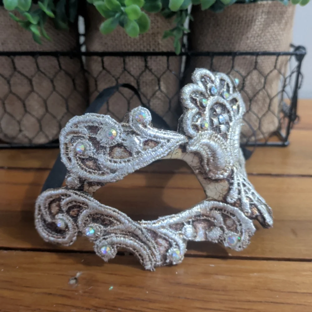 Elegant Silver Masquerade Mask - Filigree Lace Style with Rhinestone Accents